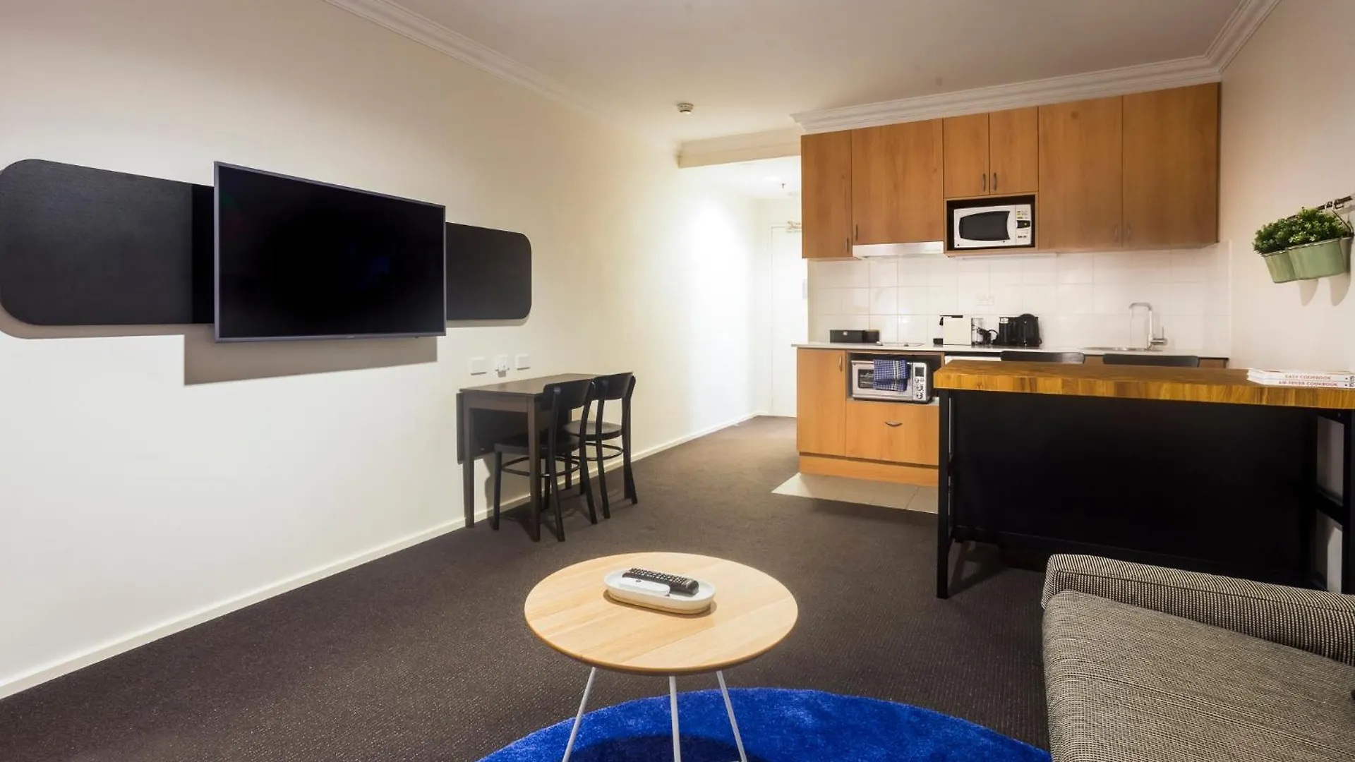 Cosy & Central Studio Apt In The Heart Of Perth Apartment